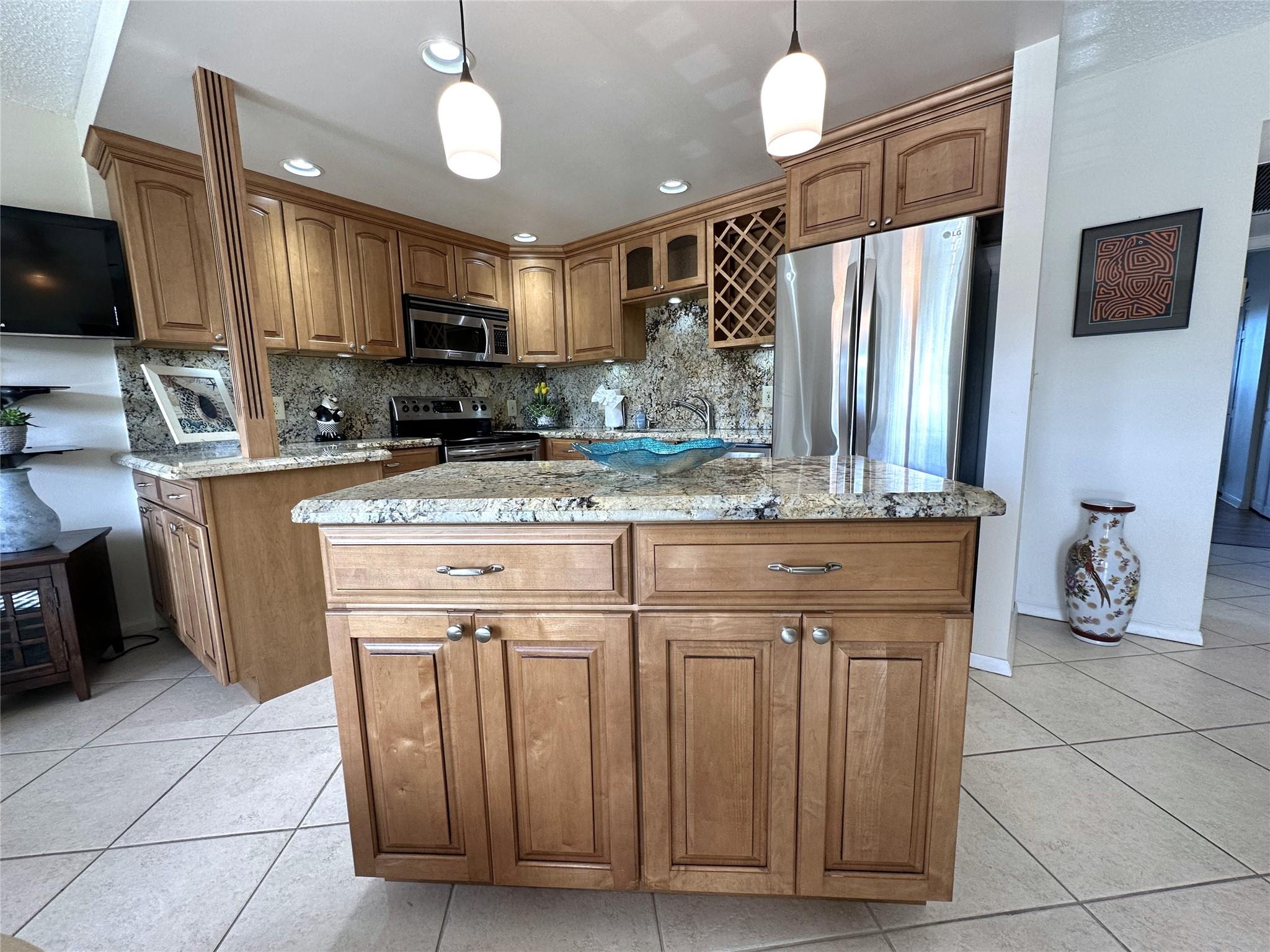 WYNMOOR-VICTORIA - Residential