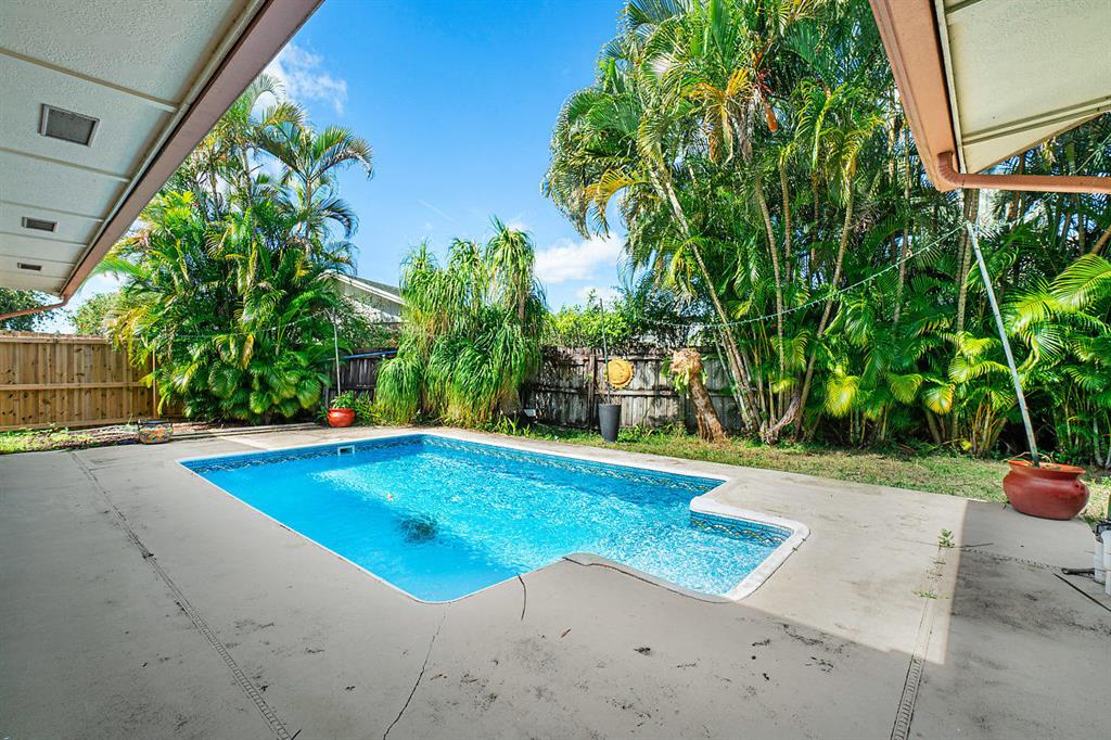 EASTWOOD OF WELLINGTON 3 - Residential