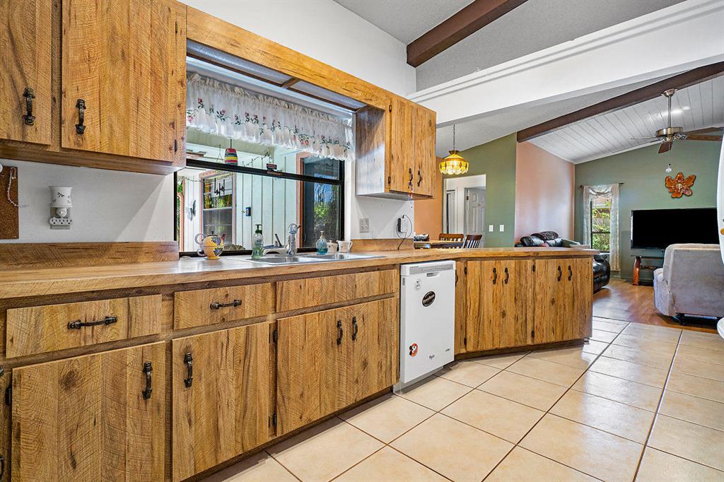 EASTWOOD OF WELLINGTON 3 - Residential