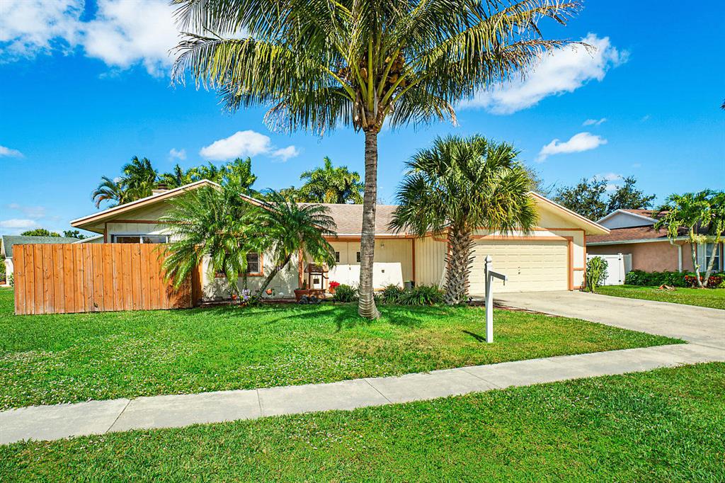 EASTWOOD OF WELLINGTON 3 - Residential