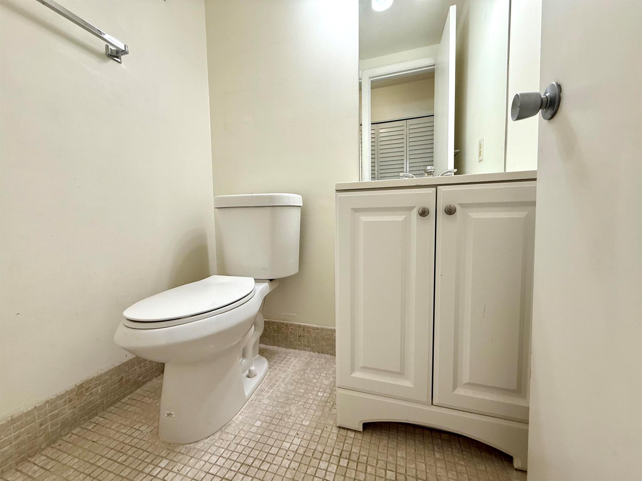 CENTURY VILLAGE NORWICH C - Residential Lease