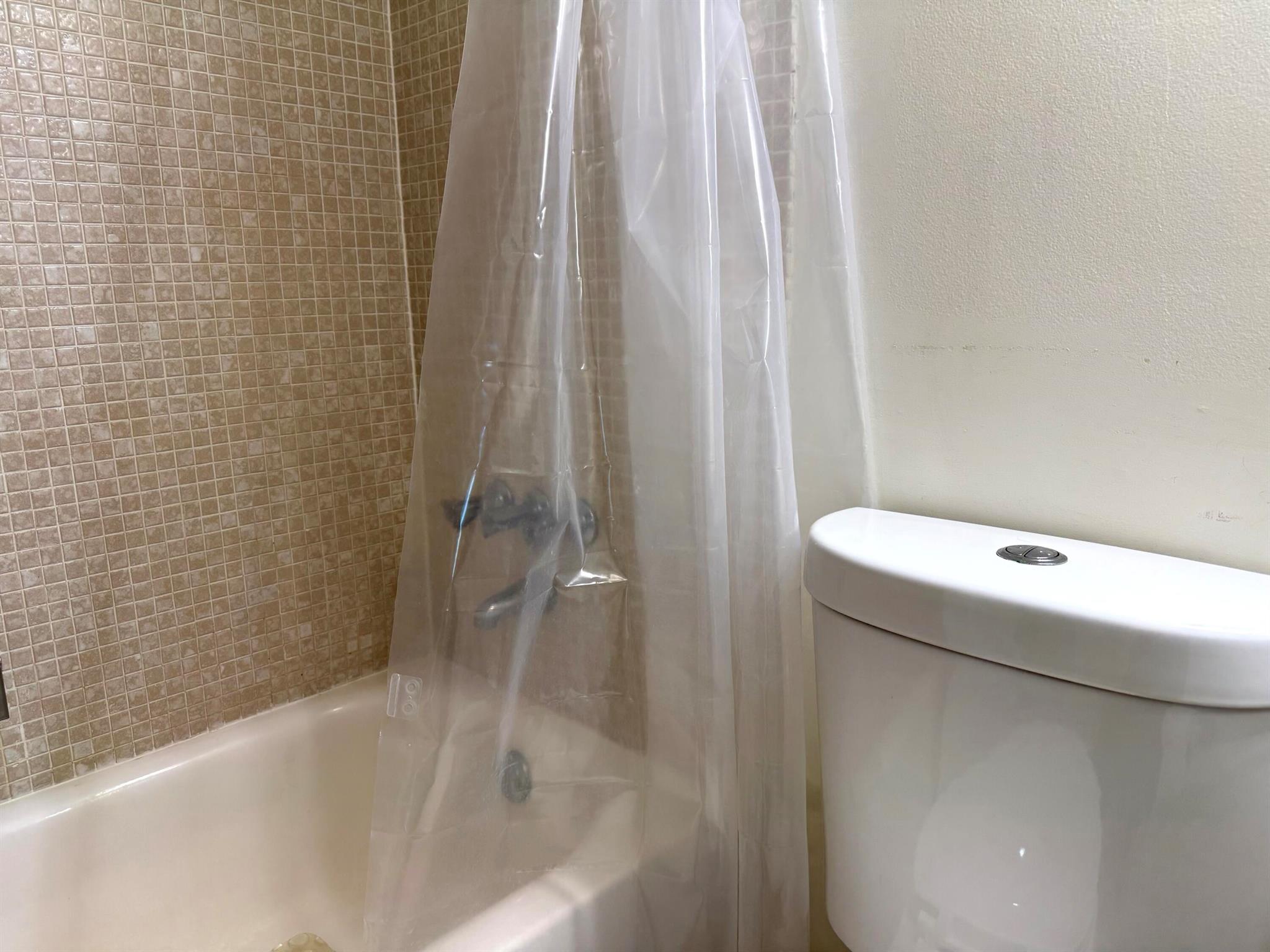 CENTURY VILLAGE NORWICH C - Residential Lease