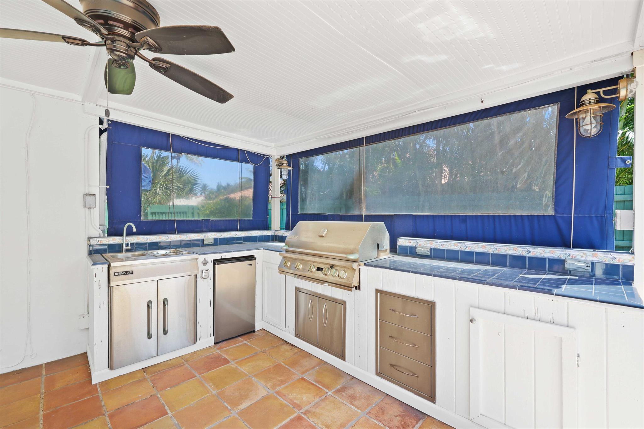 LAS PALMAS SUB - Residential