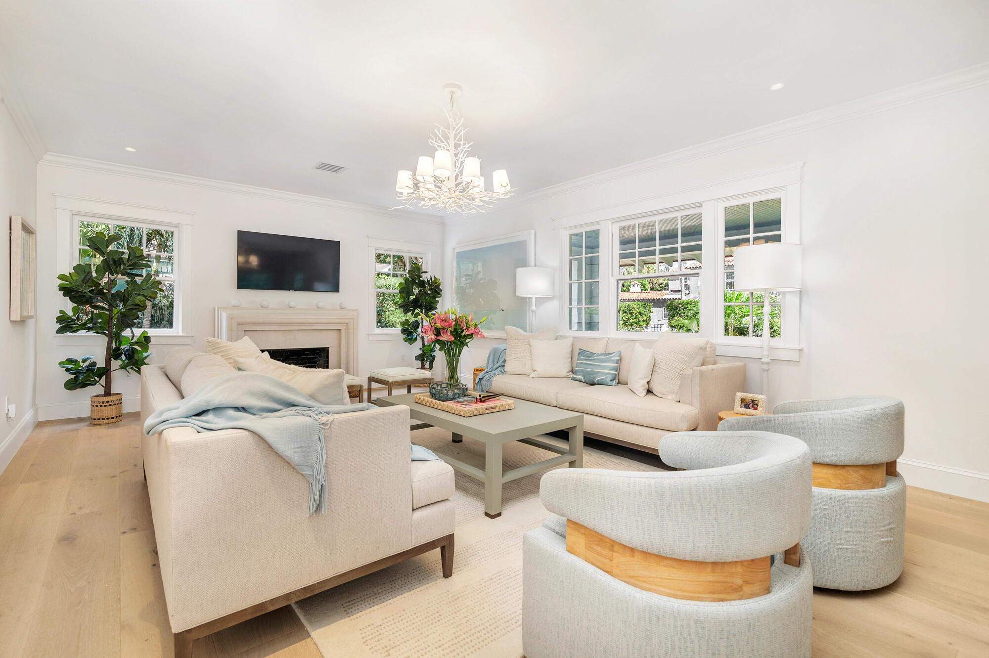142 Seabreeze Avenue