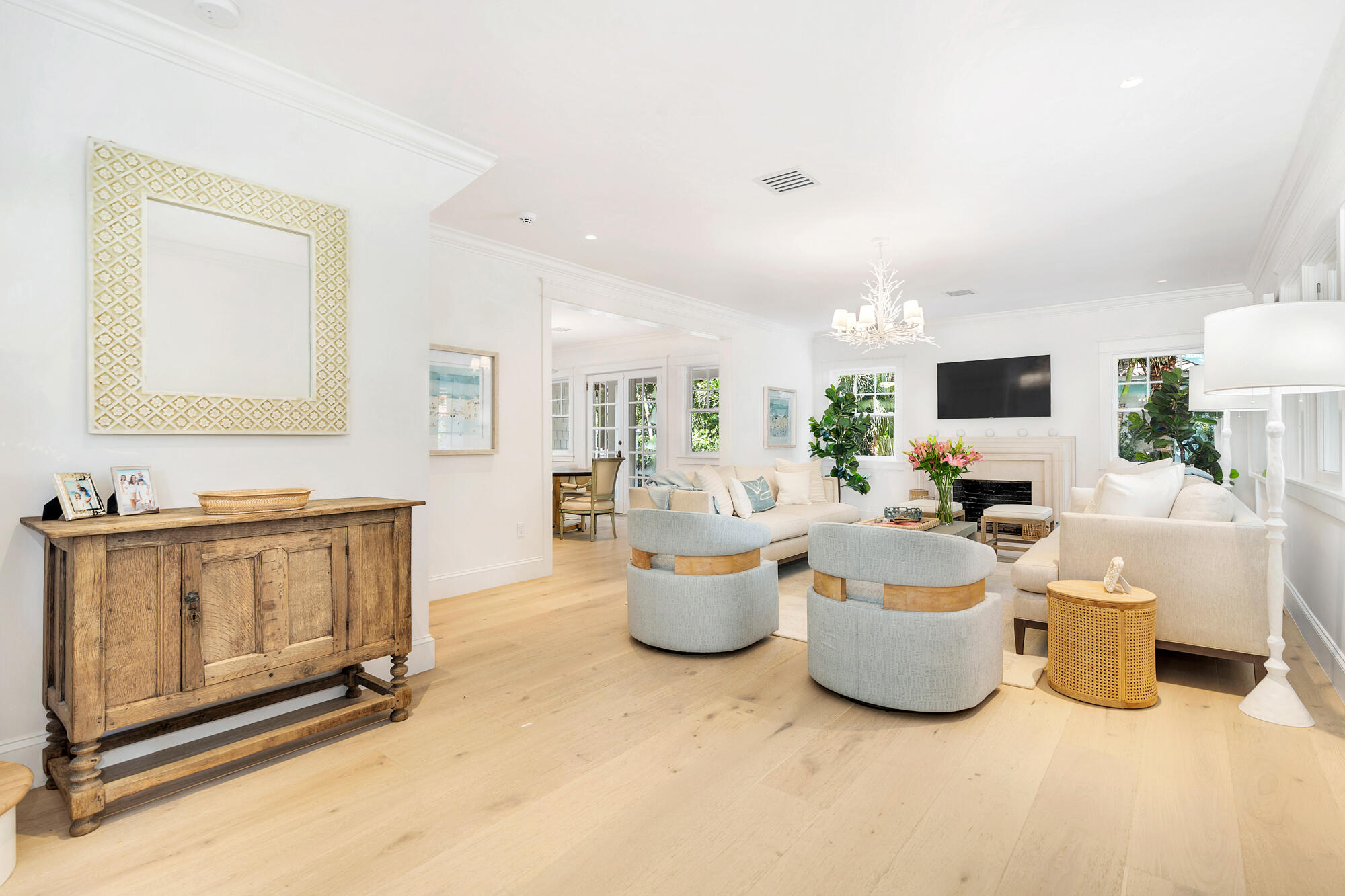 142 Seabreeze Avenue