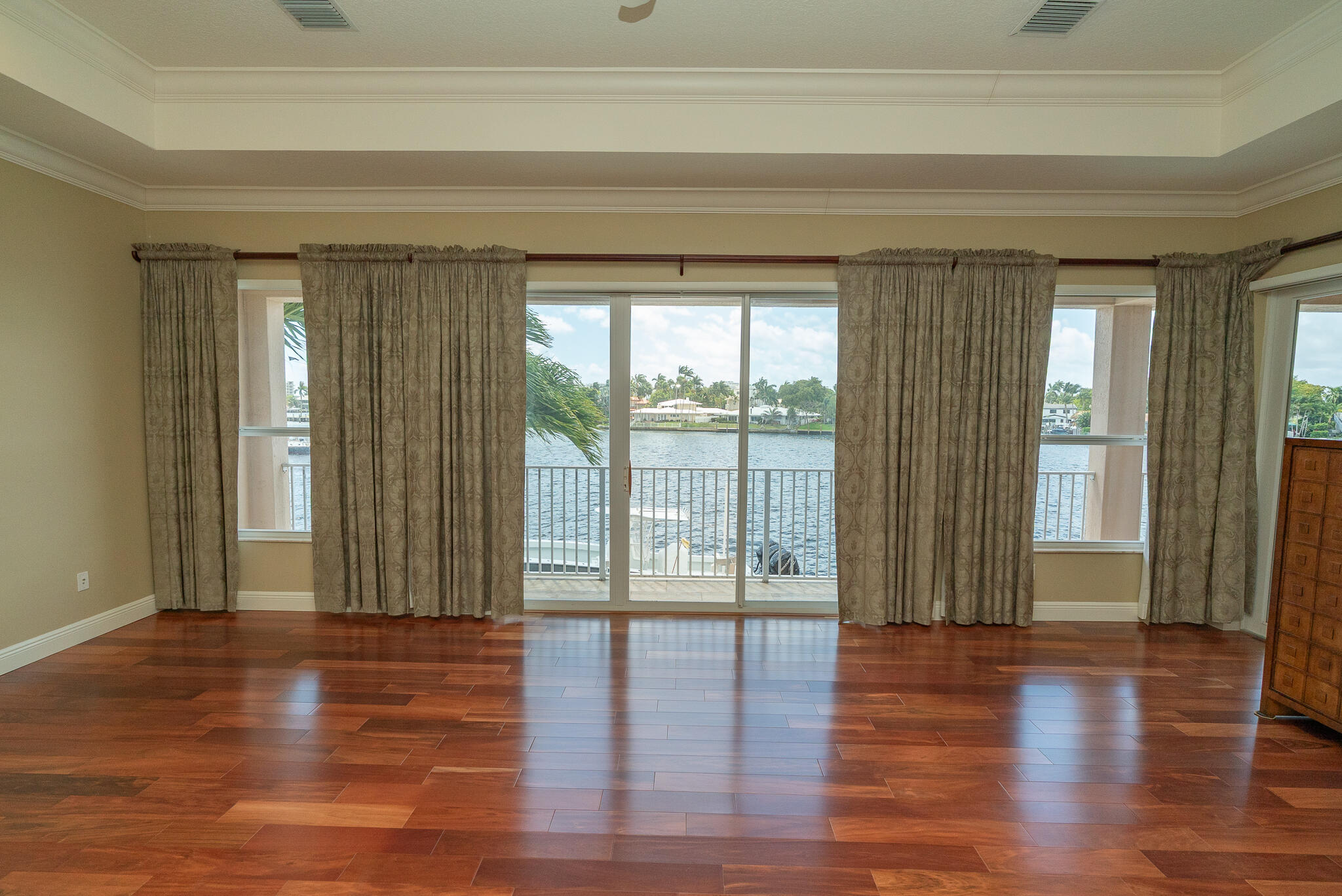 CYPRESS POINT - Residential