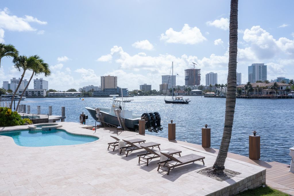 Photo of 2500 SE 7th Drive, Pompano Beach, FL 33062 (MLS # B26016329)