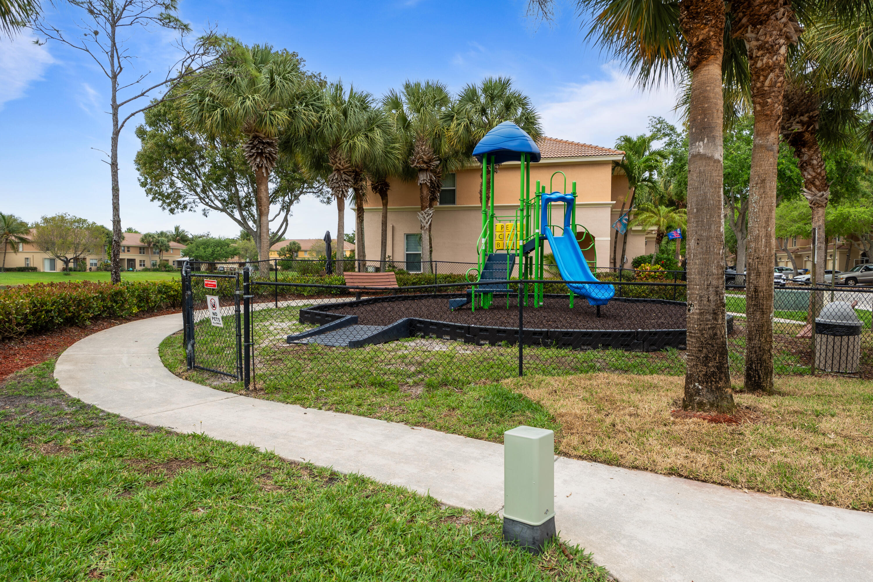 Seminole Estates & Towhomes - Residential
