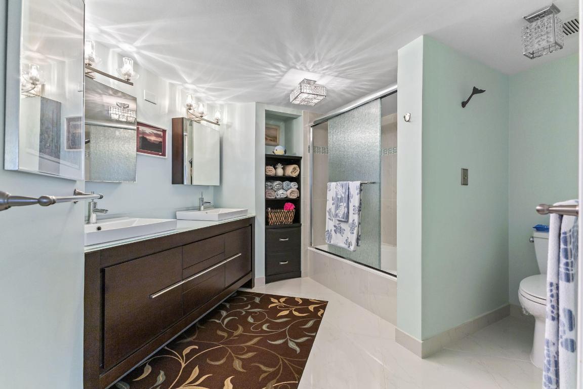 ISLANDIA I CONDOMINIUM - Residential