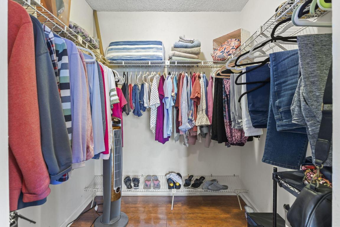 ISLANDIA I CONDOMINIUM - Residential