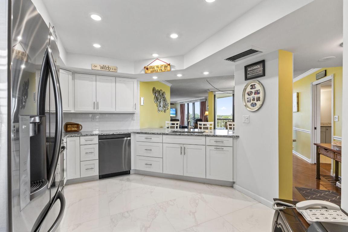 ISLANDIA I CONDOMINIUM - Residential