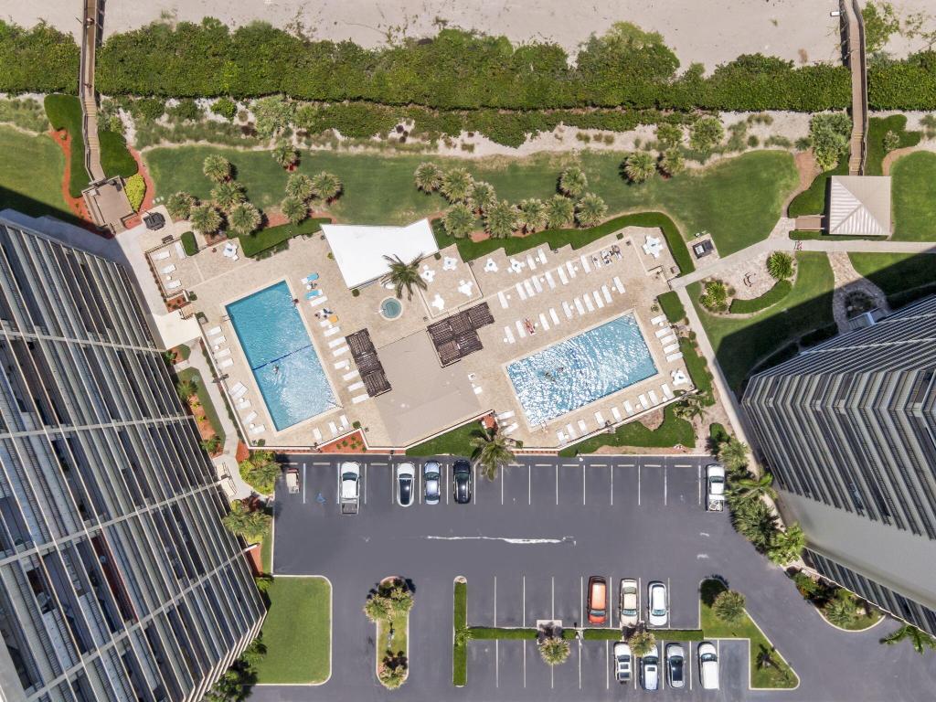 ISLANDIA I CONDOMINIUM - Residential