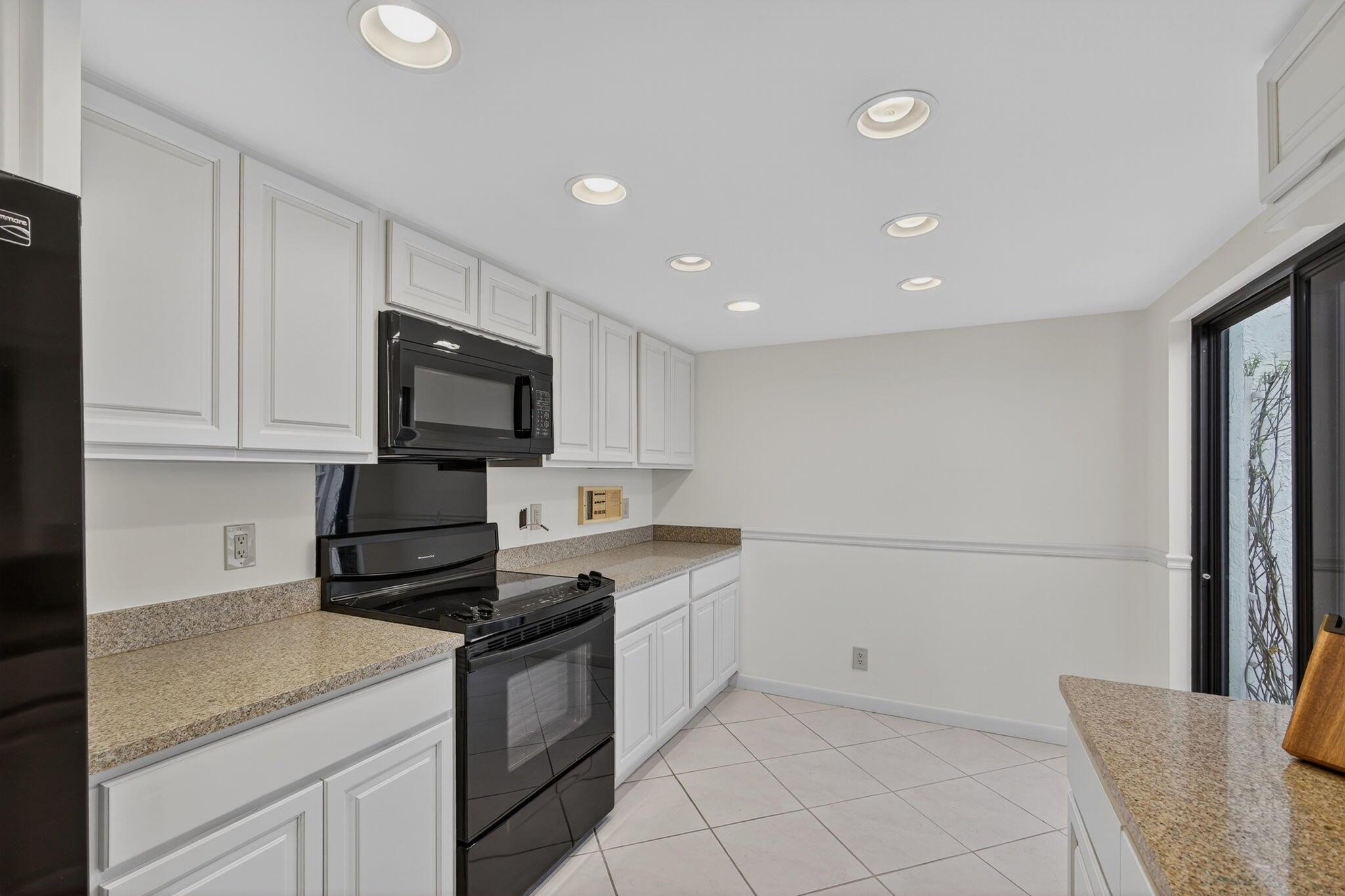 CROSSWINDS AT JONATHANS L - Residential Lease