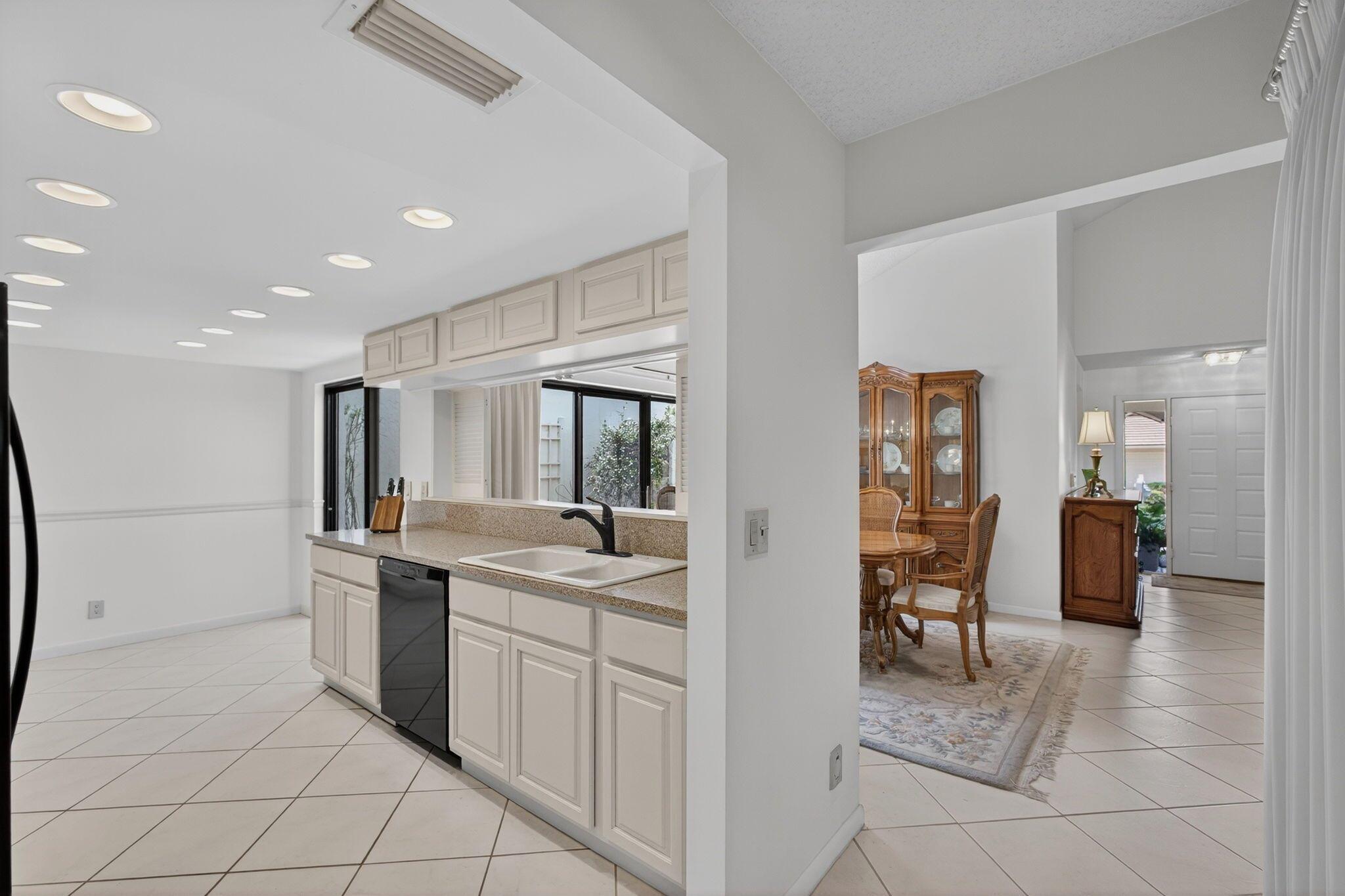 CROSSWINDS AT JONATHANS L - Residential Lease