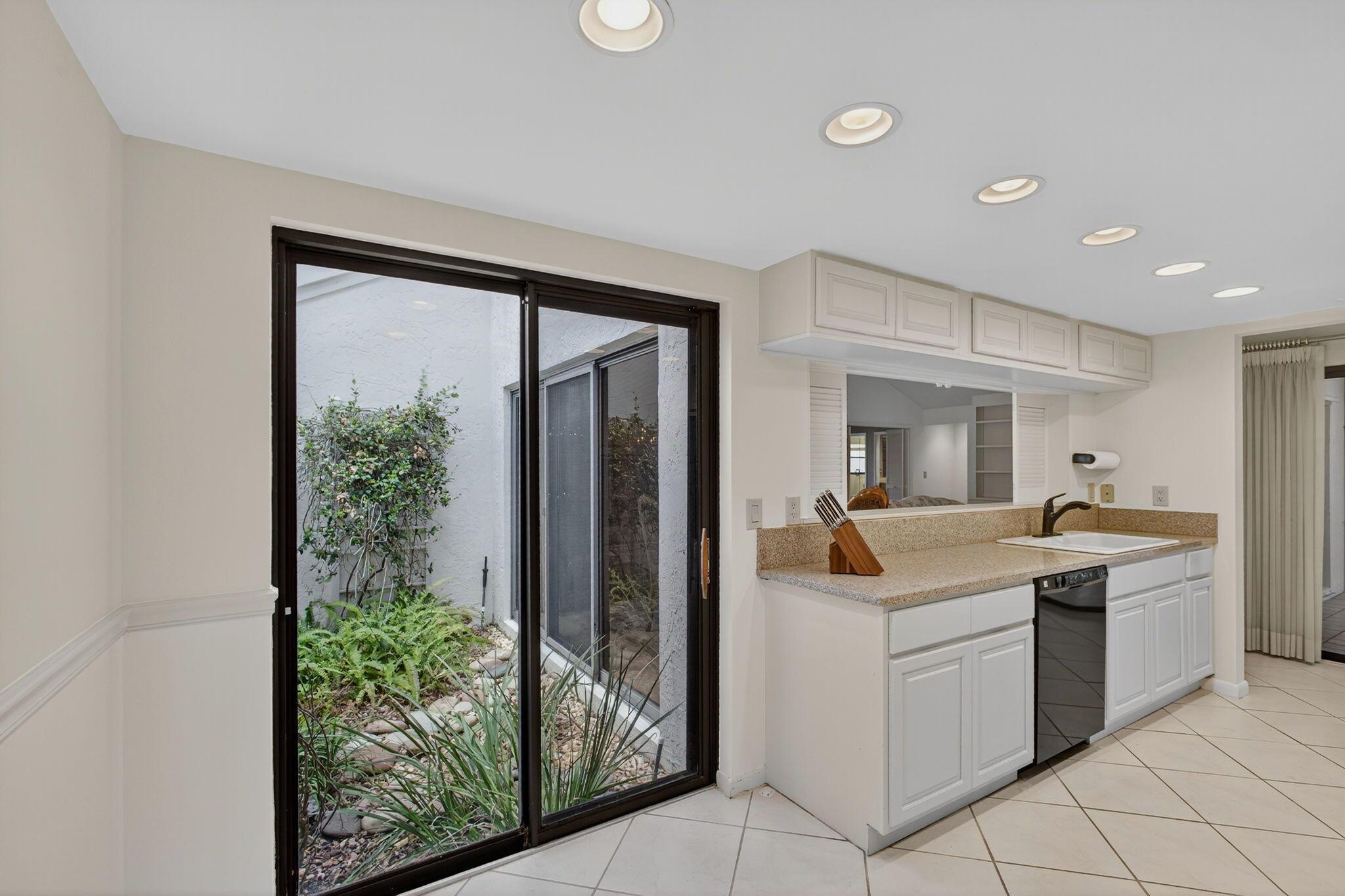 CROSSWINDS AT JONATHANS L - Residential Lease