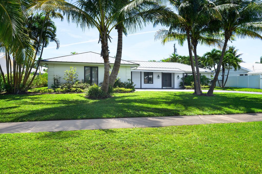 Photo of 124 Anchorage Drive N, North Palm Beach, FL 33408 (MLS # R11039970)