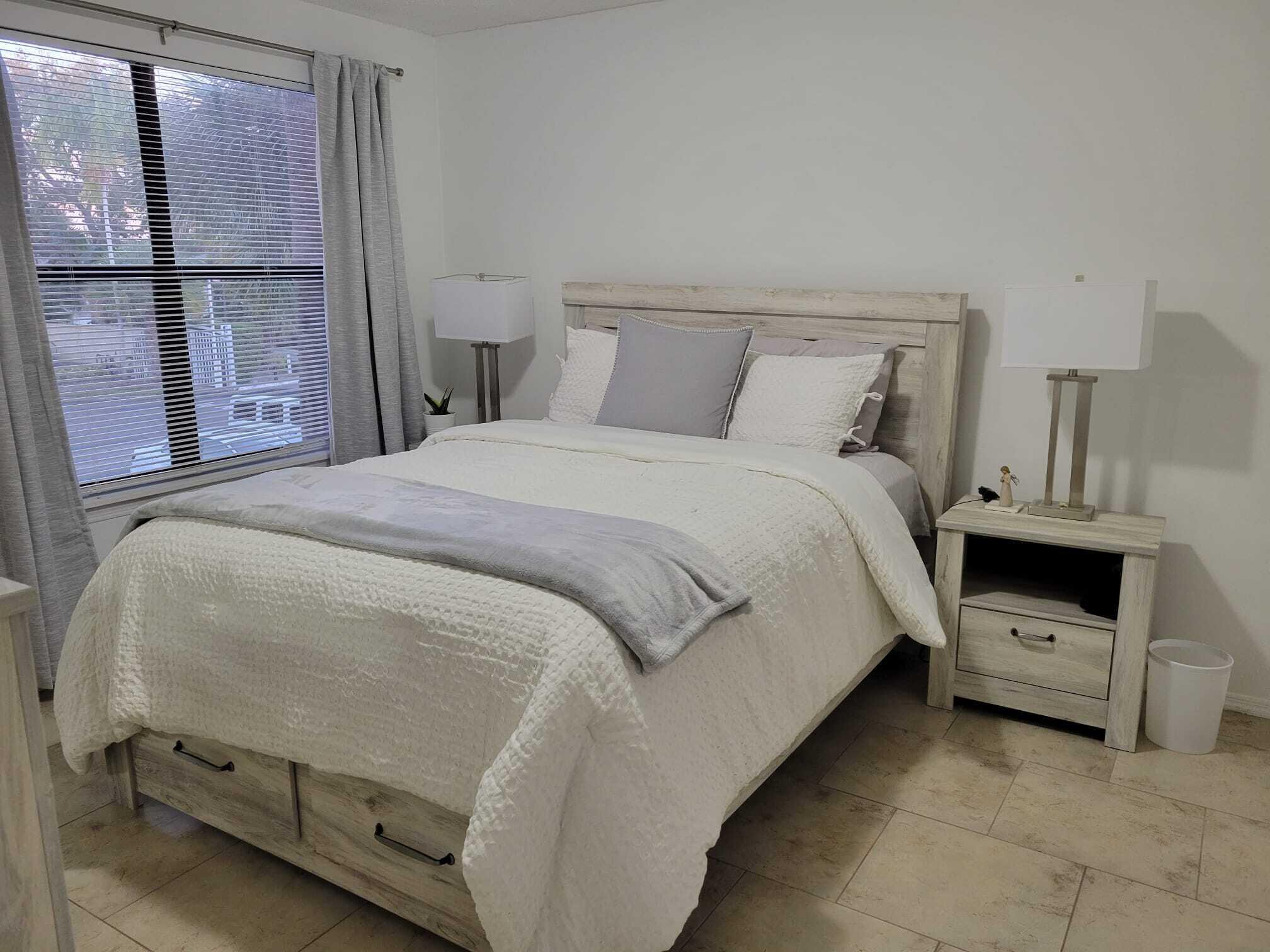 BOYNTON LANDINGS CONDOMIN - Residential Lease