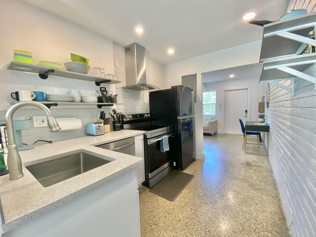 LINNS ADD TO OSCEOLA PARK - Residential Income