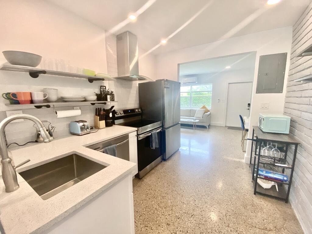 LINNS ADD TO OSCEOLA PARK - Residential Income