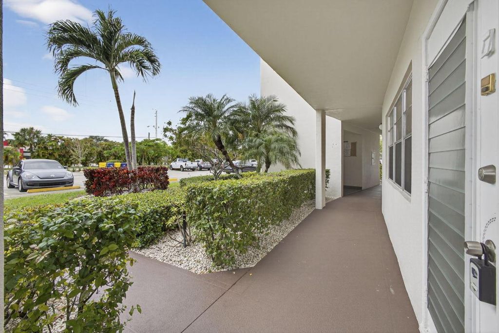 Photo of 127 Southampton B, West Palm Beach, FL 33417 (MLS # R11154492)