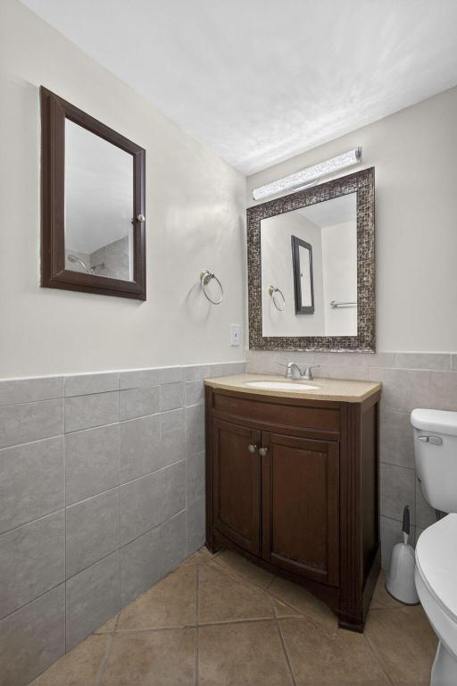 SOUTHAMPTON CONDO - Residential