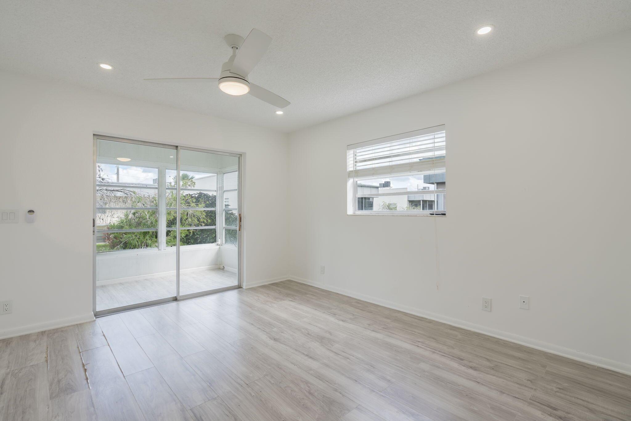 KINGS POINT NORMANDY COND - Residential