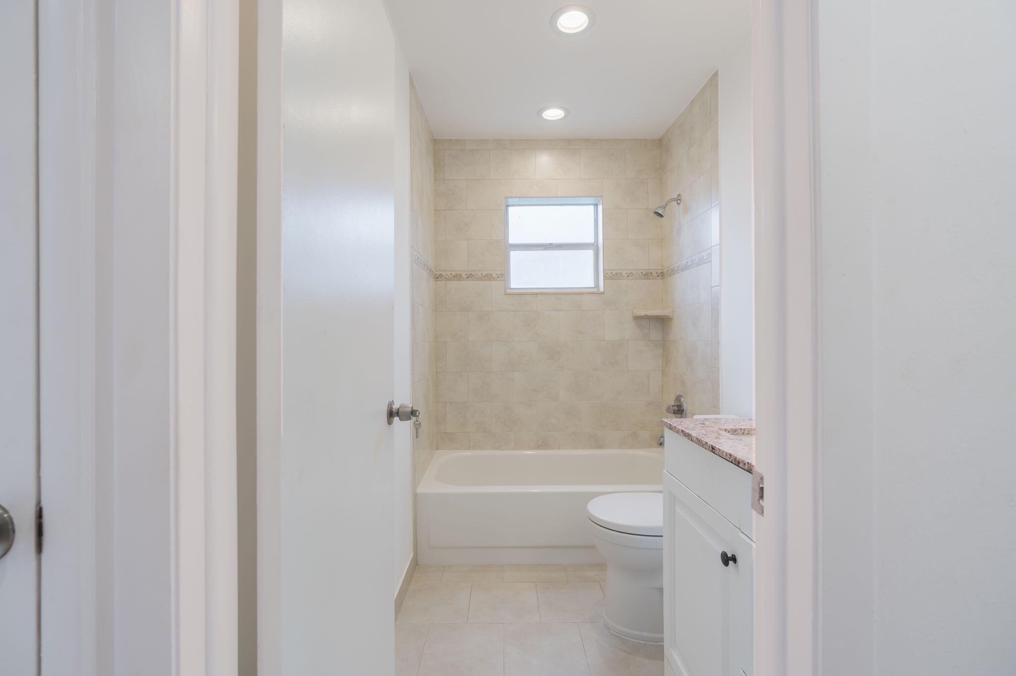 KINGS POINT NORMANDY COND - Residential