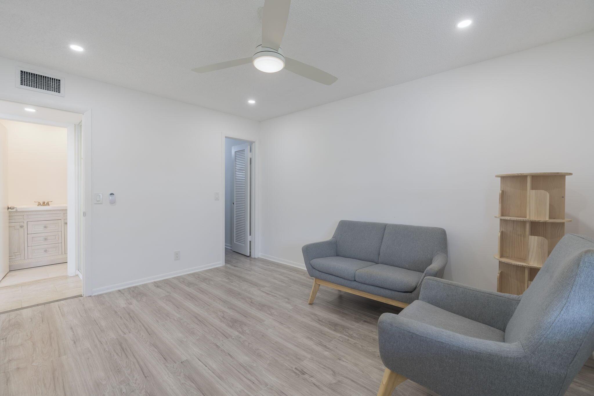 KINGS POINT NORMANDY COND - Residential