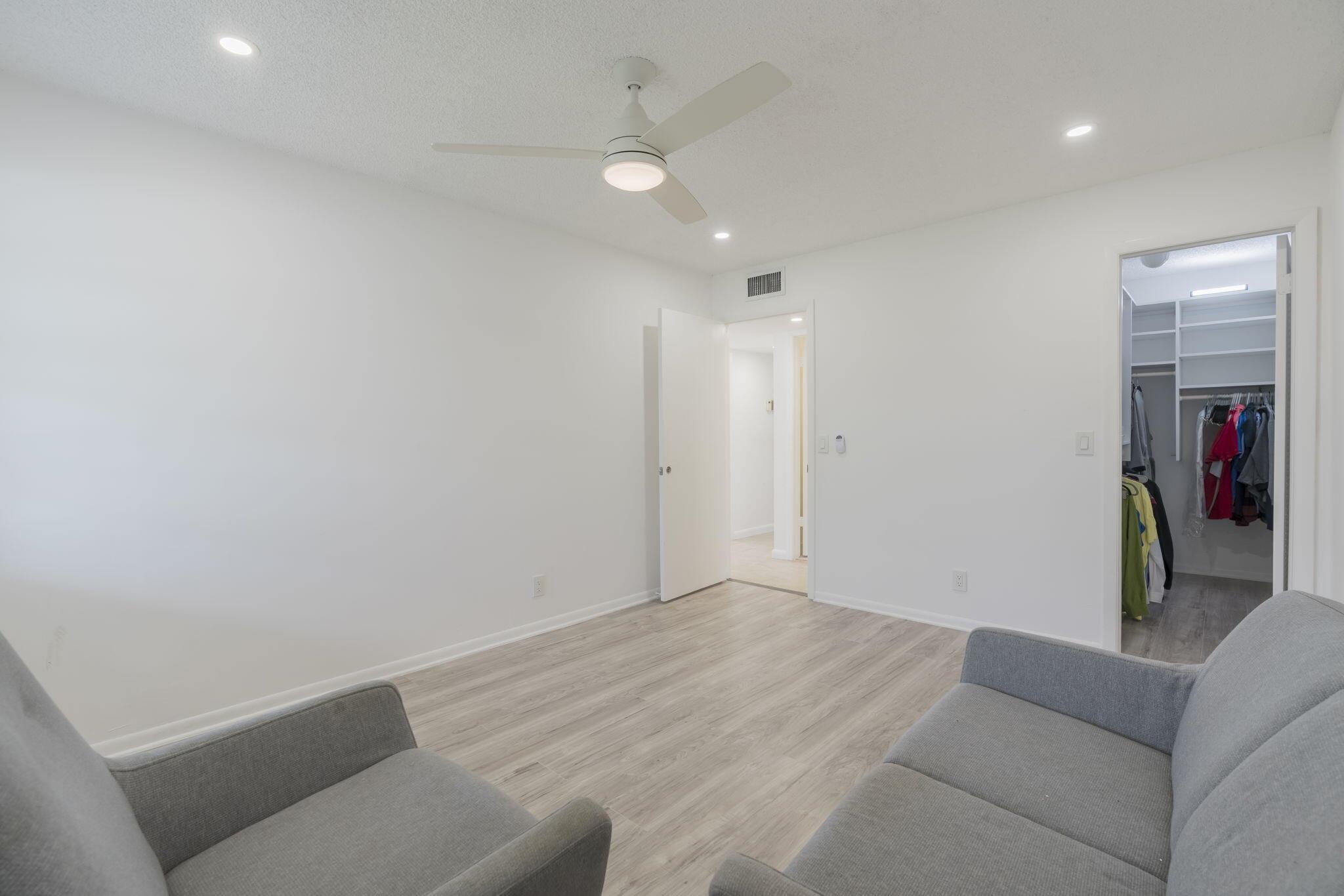 KINGS POINT NORMANDY COND - Residential