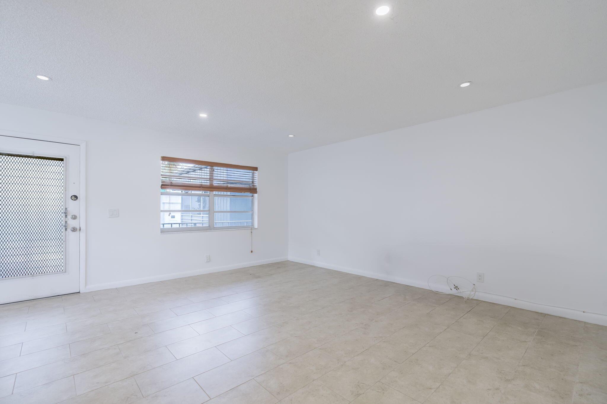 KINGS POINT NORMANDY COND - Residential