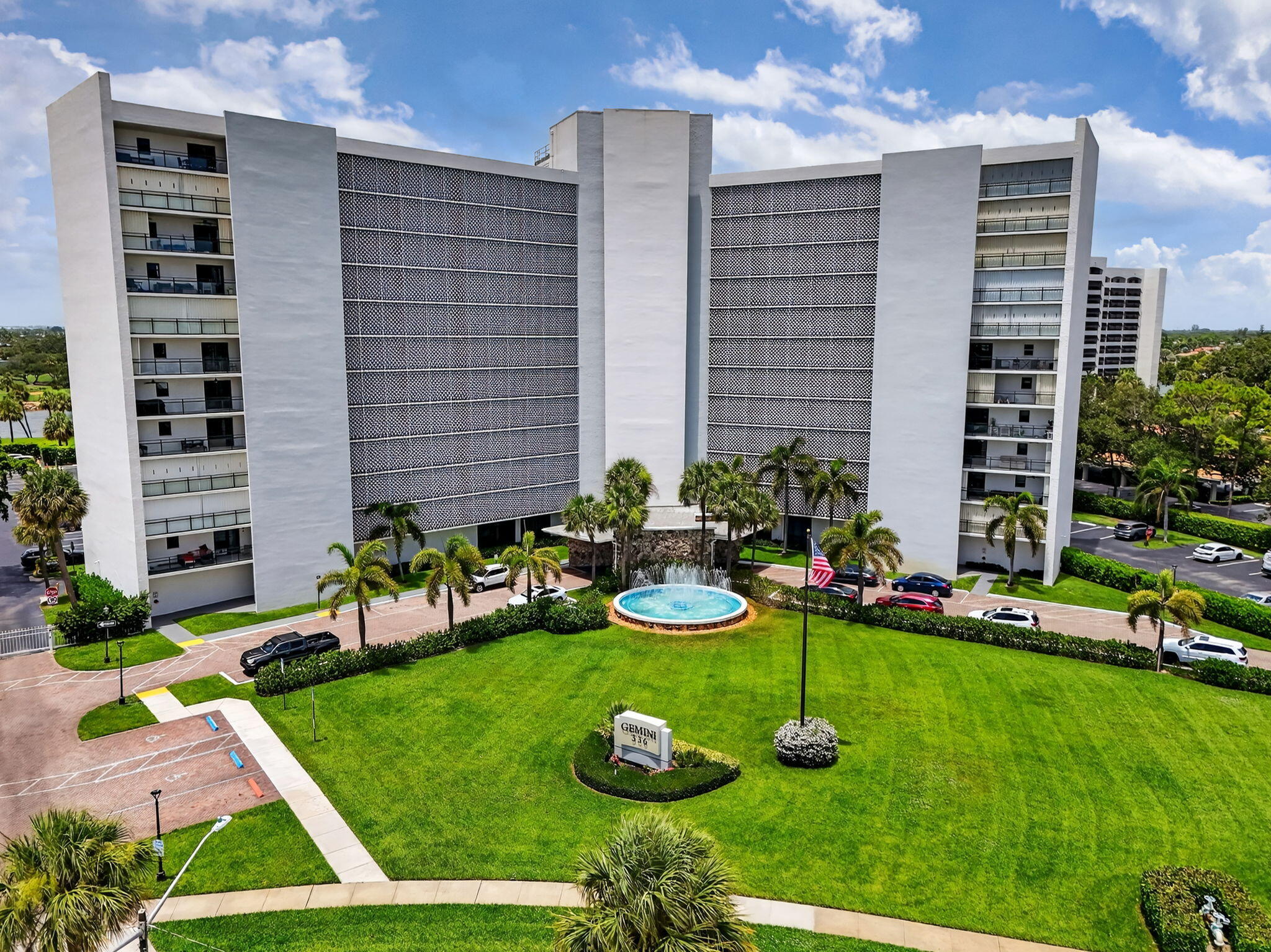 GEMINI CONDO - Residential