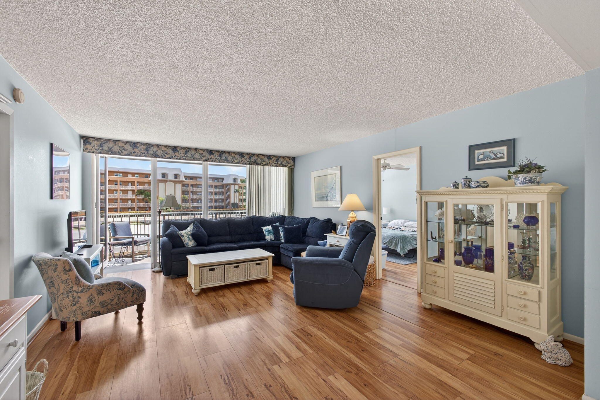 GEMINI CONDO - Residential