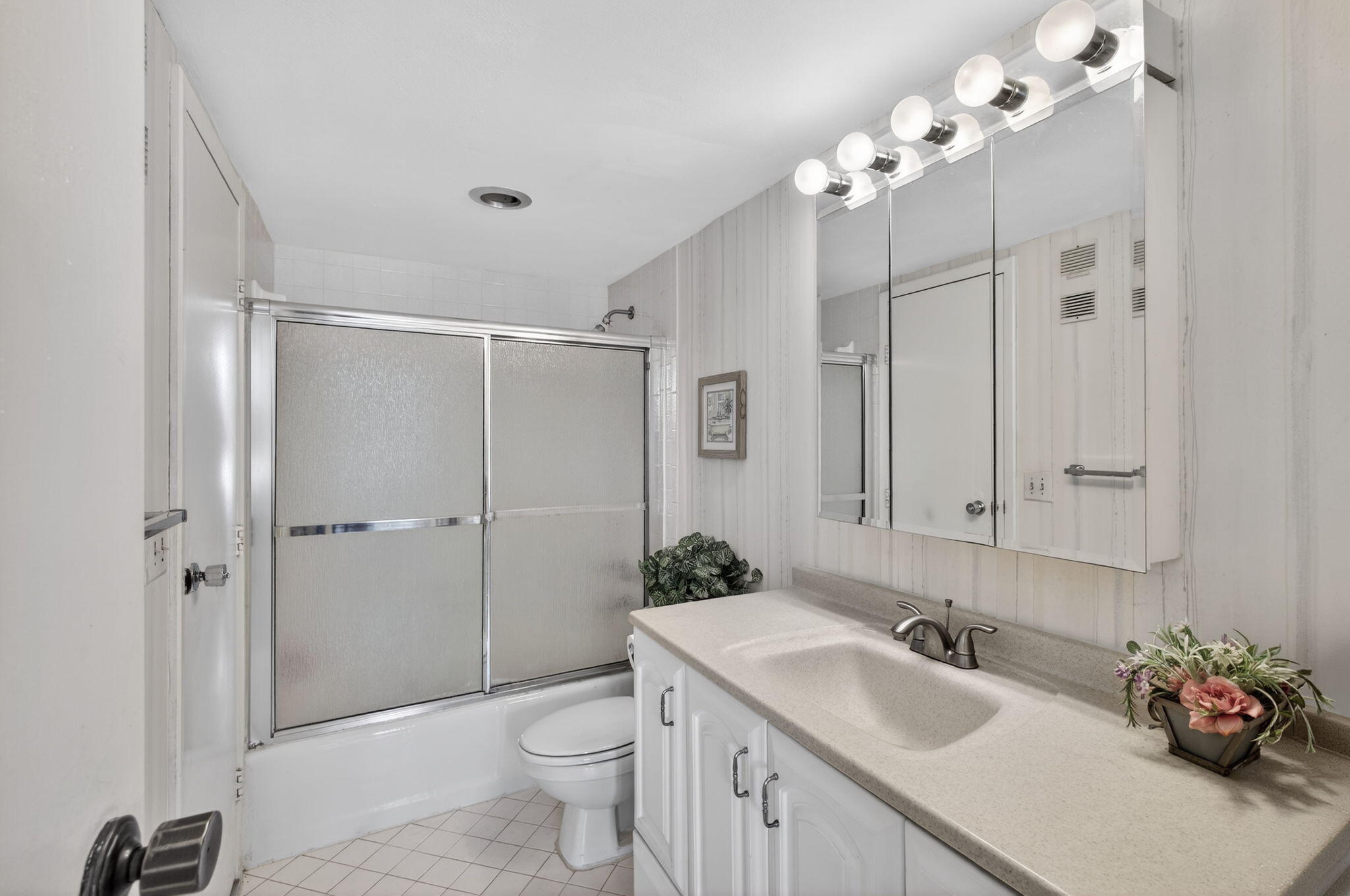 GEMINI CONDO - Residential