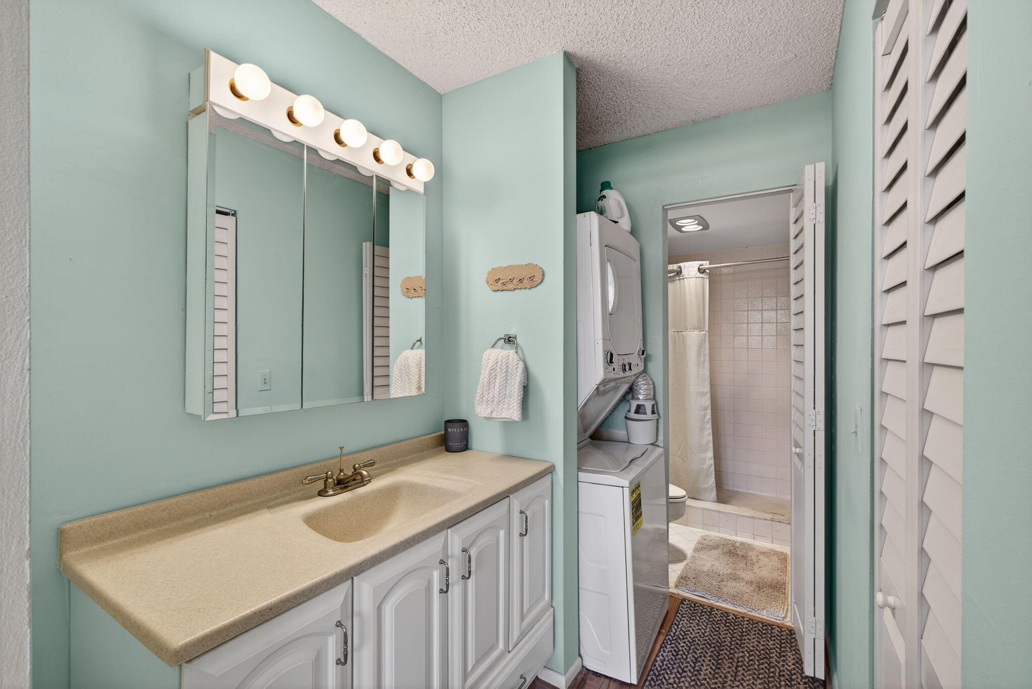 GEMINI CONDO - Residential