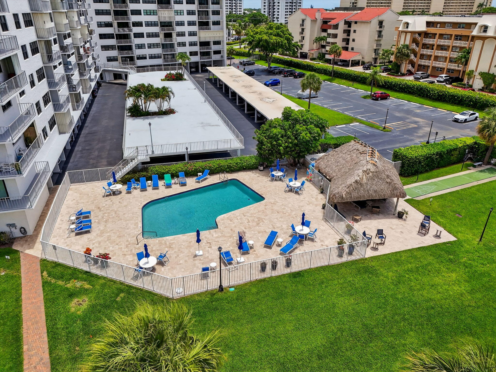 GEMINI CONDO - Residential