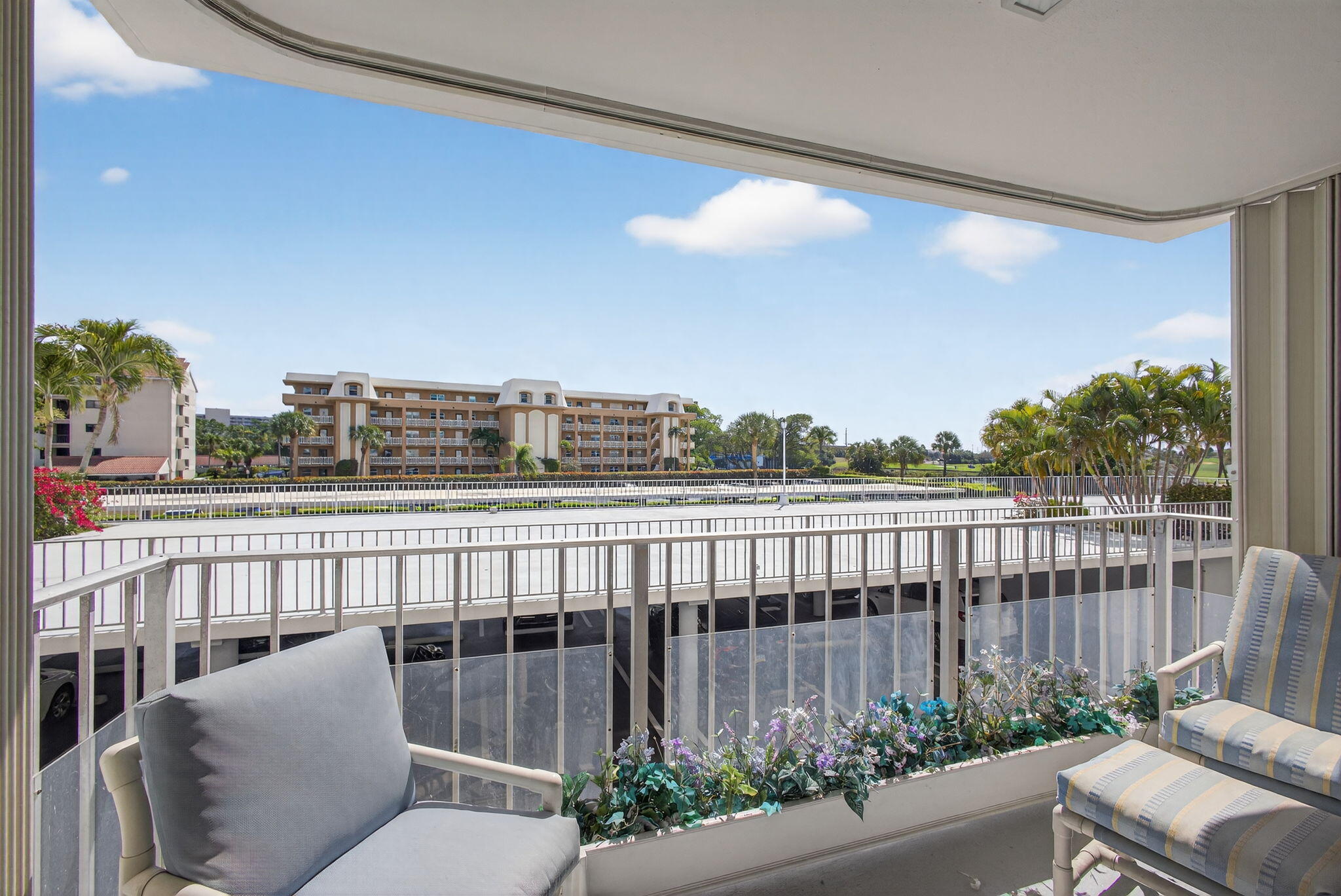 GEMINI CONDO - Residential