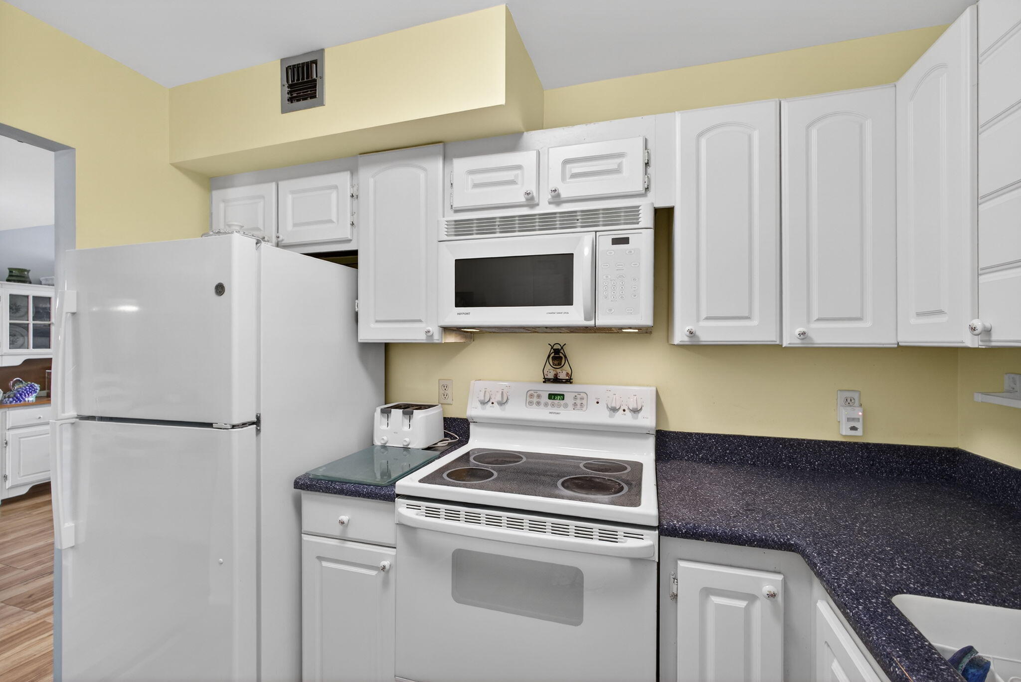 GEMINI CONDO - Residential