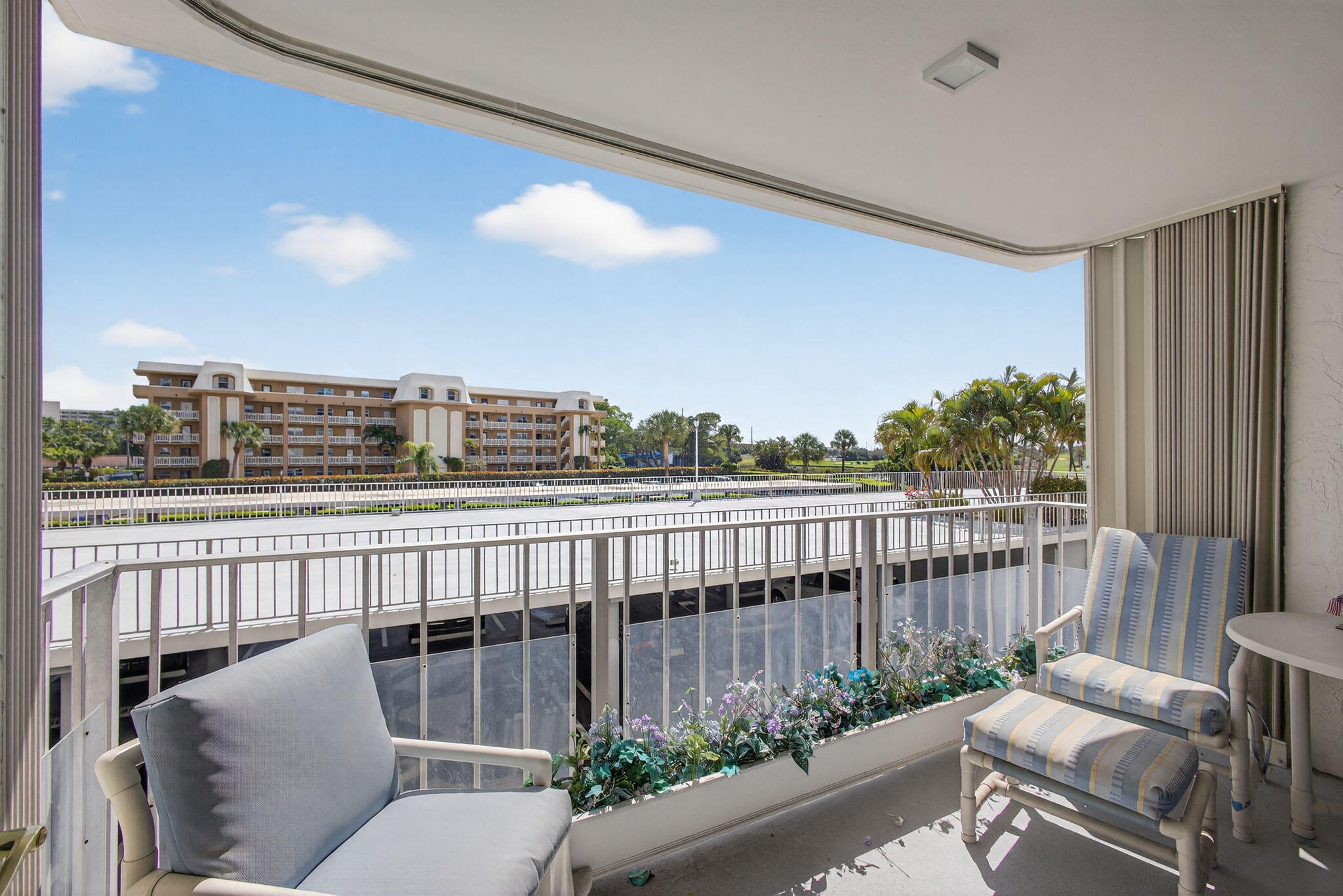 GEMINI CONDO - Residential