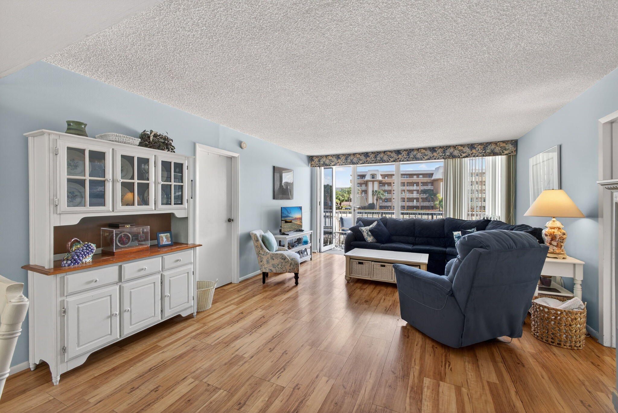 GEMINI CONDO - Residential