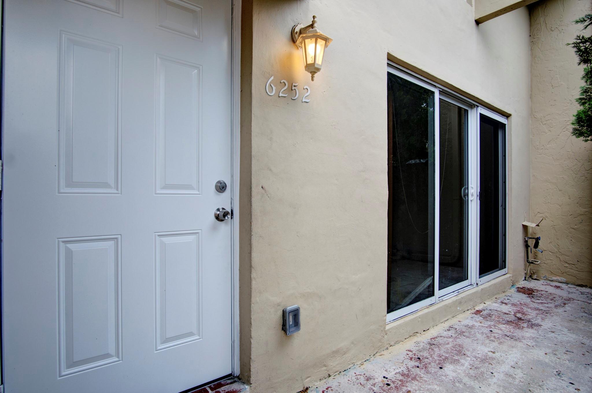 6252 Highland Ct 6252