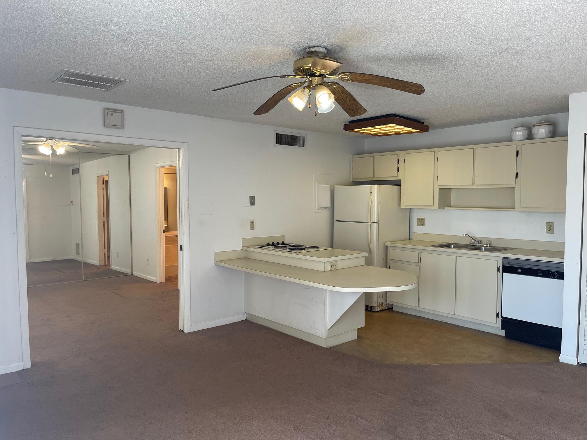 635 Executive Center Drive M-207