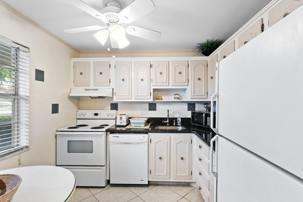 Photo of 3 Abbey Lane #102, Delray Beach, FL 33446 (MLS # B26015382)
