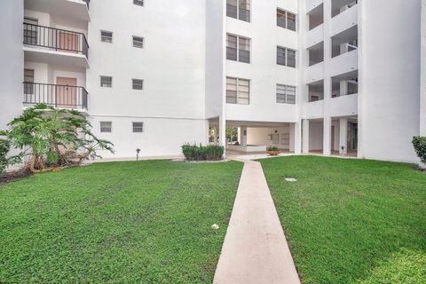 Tiny photo for 6923 Cypress Road #D12, Plantation, FL 33317 (MLS # F10554921)