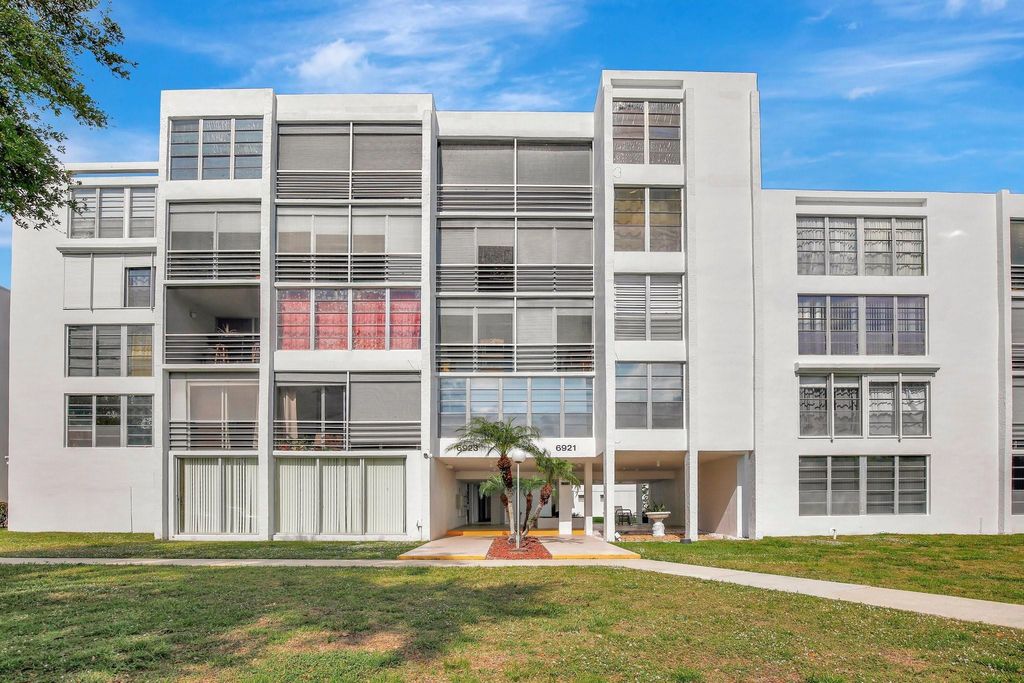 Photo of 6923 Cypress Road #D12, Plantation, FL 33317 (MLS # F10554921)