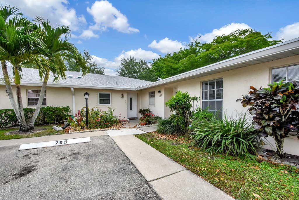 Photo of 795 Nantucket Circle, Lake Worth, FL 33467 (MLS # R10980772)