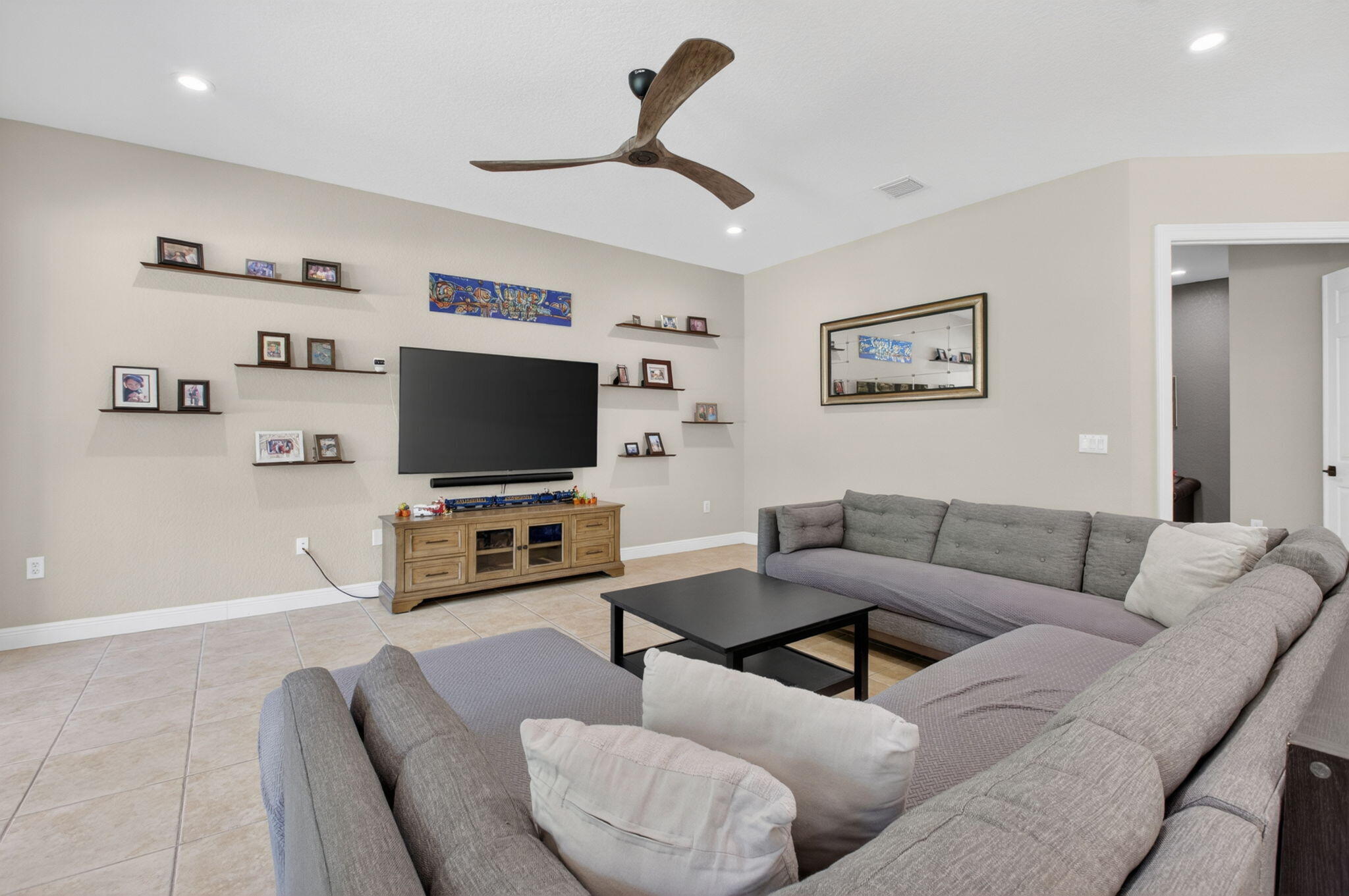 SATURNIA ISLES - Residential