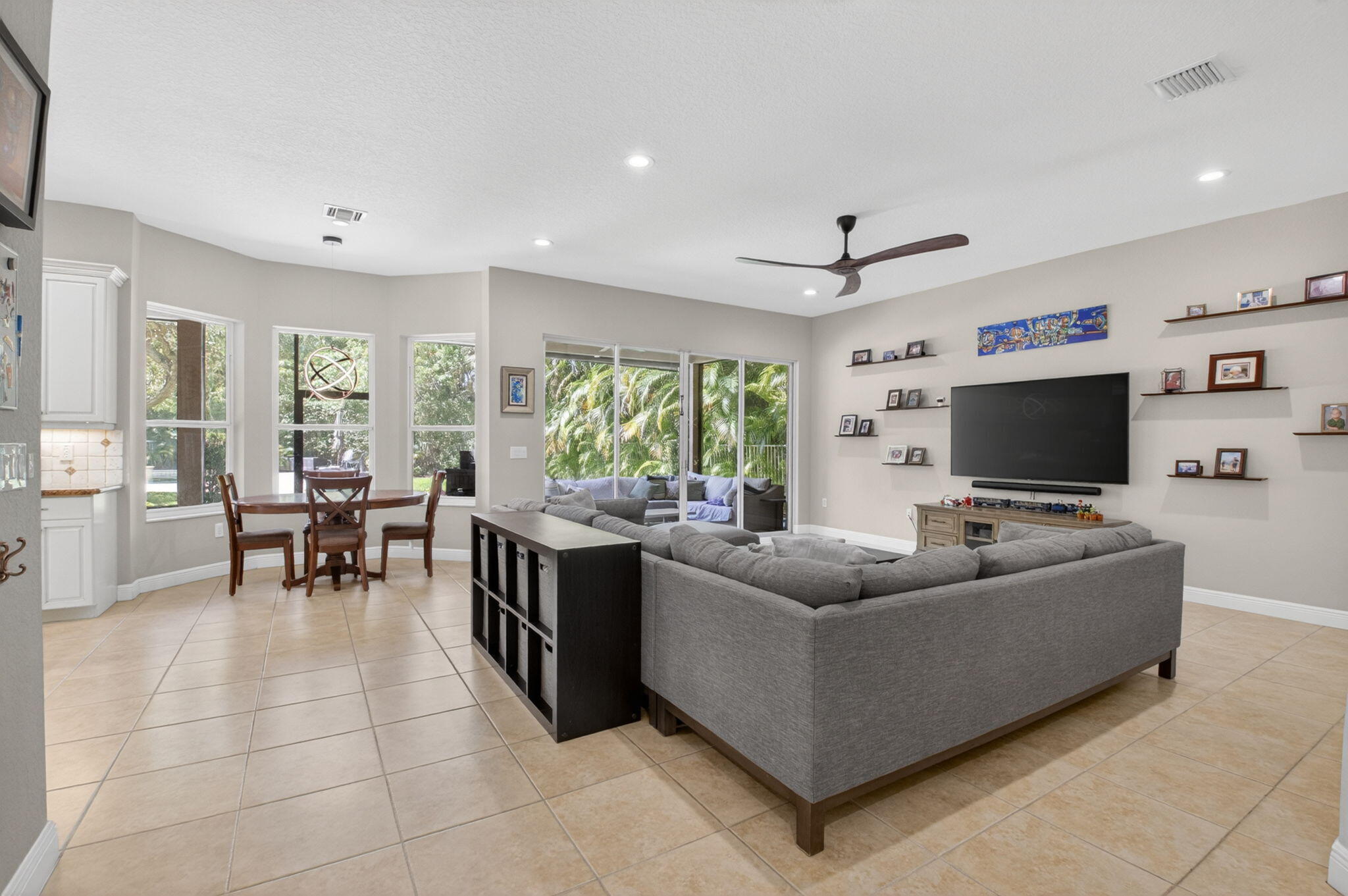 SATURNIA ISLES - Residential