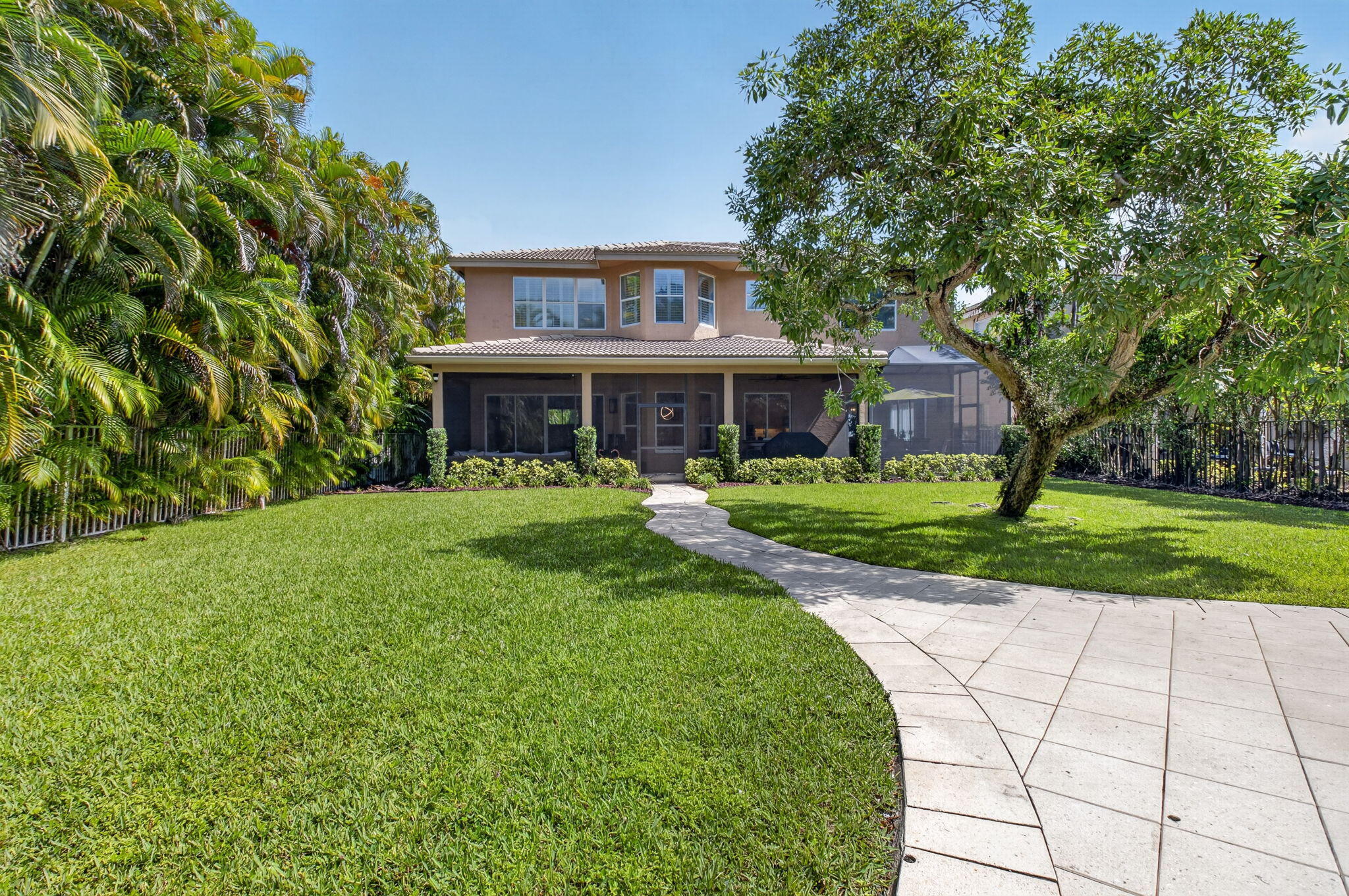SATURNIA ISLES - Residential