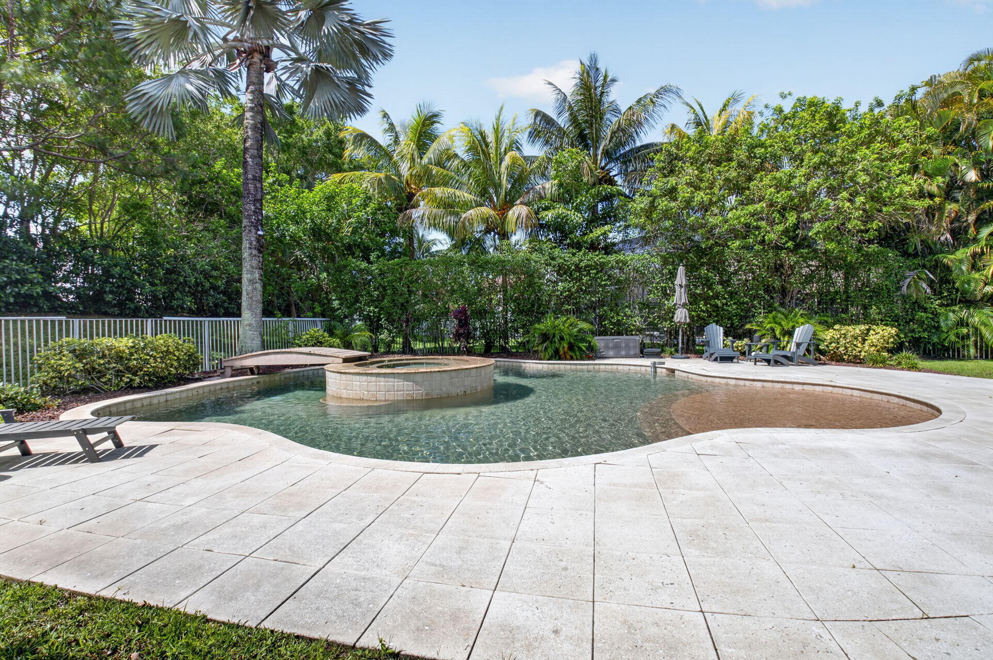 SATURNIA ISLES - Residential