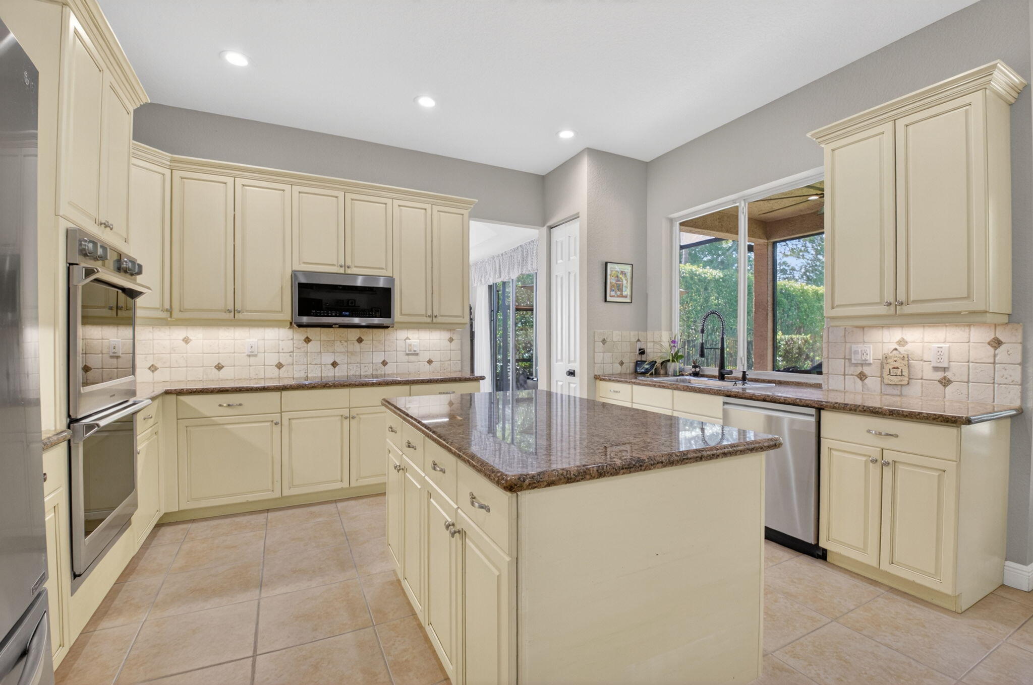 SATURNIA ISLES - Residential